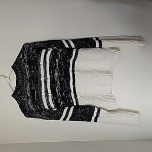 Black and white crop sweater with long sleeve